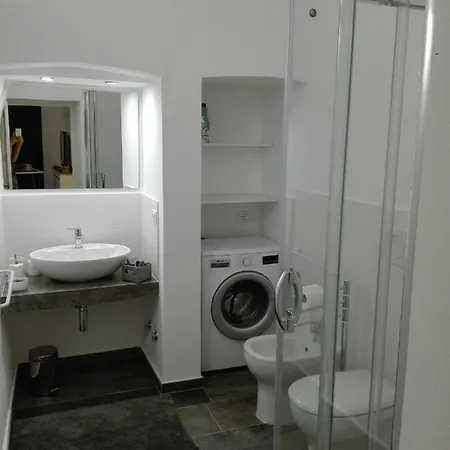 La Casa Di Adriano